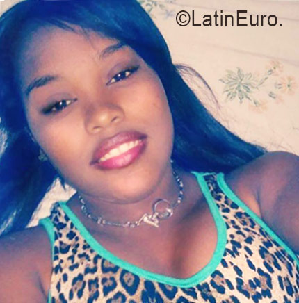 Date this sensual Dominican Republic girl Katherin from San Pedro De Macoris DO26406