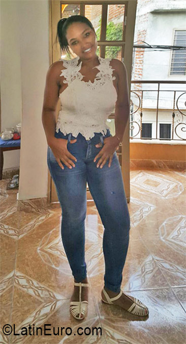 Date this athletic Colombia girl Leidy from Guacari CO19378