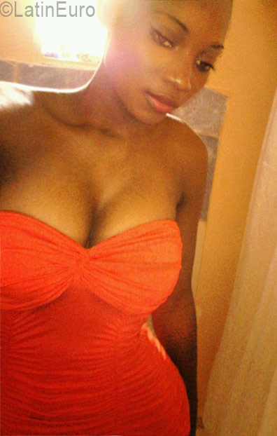 Date this nice looking Dominican Republic girl Jenny from bavaro DO26437