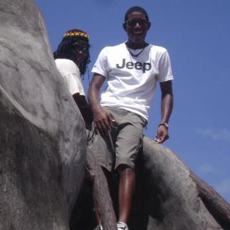 Date this attractive Venezuela man Hiriat from 48 VE735