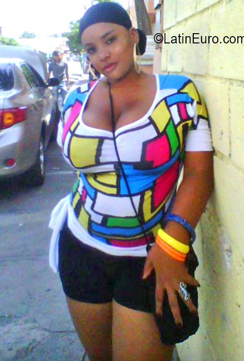 Date this pretty Dominican Republic girl Juli from Santiago DO26453