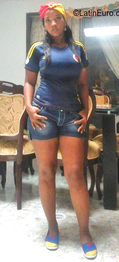 Date this hot Colombia girl Salome from Cali CO19414