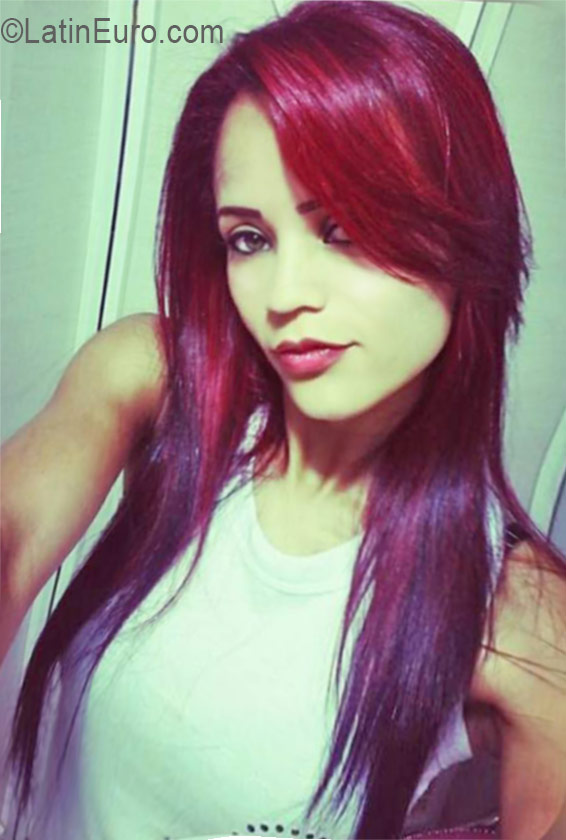 Date this delightful Colombia girl Tatiana from Medellin CO19422