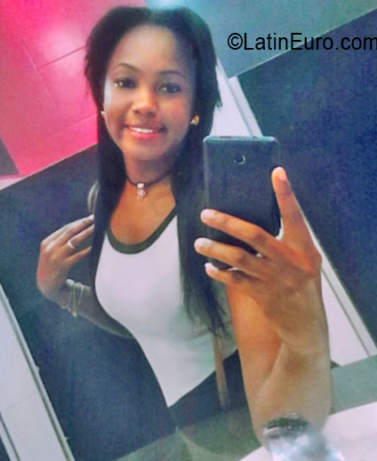 Date this exotic Dominican Republic girl Franchesca from La Romana DO26483