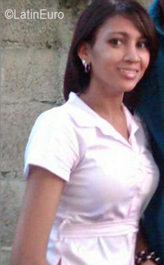 Date this stunning Dominican Republic girl Rasau from San Cristobal DO26498