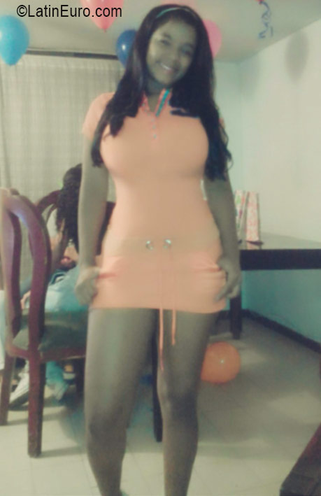 Date this stunning Colombia girl Michel from Cali CO19472