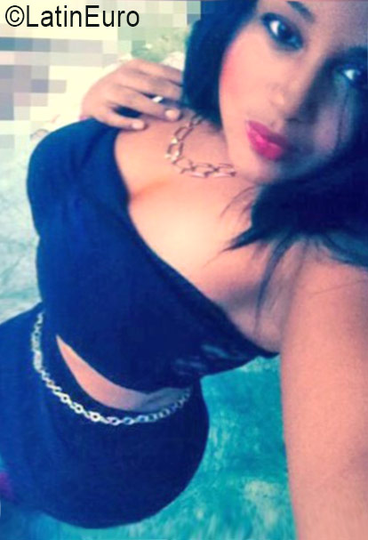 Date this charming Dominican Republic girl Estrella from Santiago DO26523