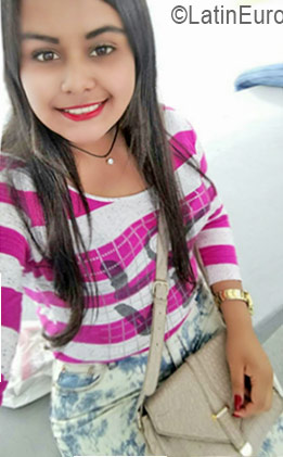 Date this gorgeous Honduras girl Jenny from Tegucigalpa HN2266