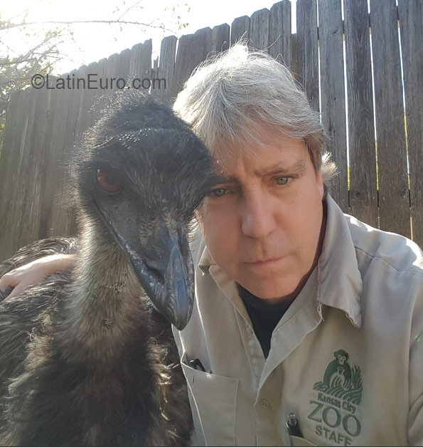 Date this young United States man Jerbear from Kansas City US17604