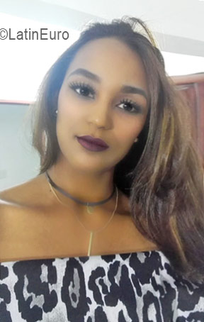 Date this happy Dominican Republic girl Carina Sosa from Puerto Plata DO26537