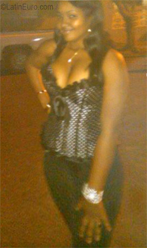 Date this delightful Dominican Republic girl Nenoskia from Santo Domingo DO26540
