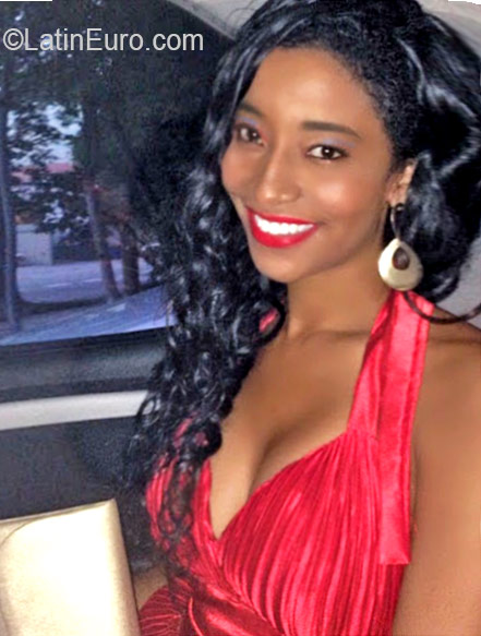 Date this beautiful Brazil girl Naomi from Sao Paulo BR9777