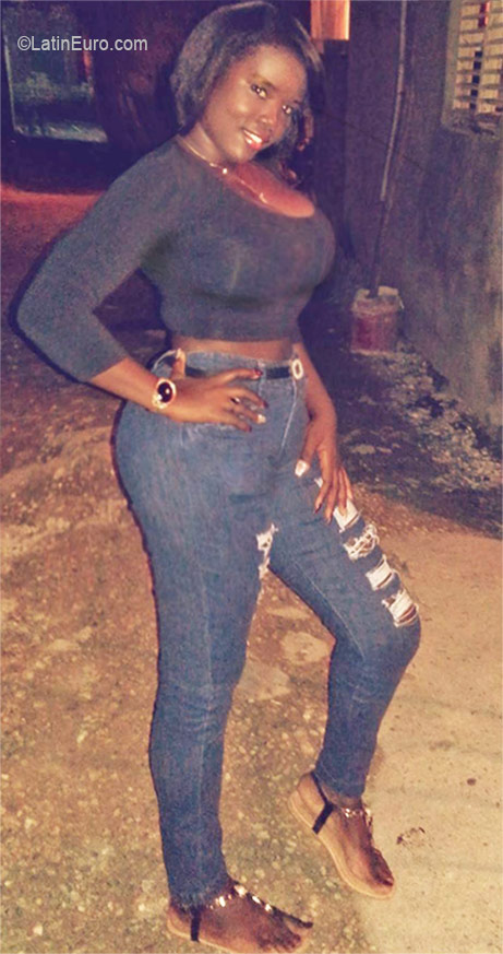 Date this pretty Dominican Republic girl Raquel from Santo Domingo DO26569
