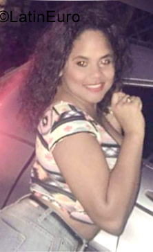 Date this voluptuous Dominican Republic girl Dahiania from Salcedo DO26628
