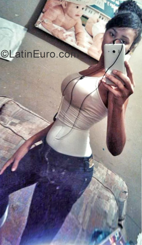Date this young Honduras girl Maria from La Ceiba HN2274