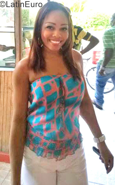 Date this tall Dominican Republic girl Yadira from Santo Domingo DO26662
