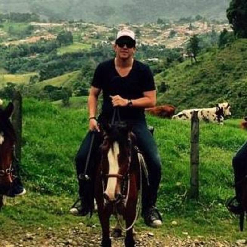 Date this happy Colombia man Martinezre from Bogota CO19595