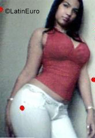 Date this georgeous Dominican Republic girl Amanda from Santo Domingo DO26803