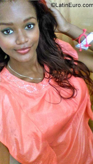 Date this good-looking Dominican Republic girl Samy from Higuey DO26831