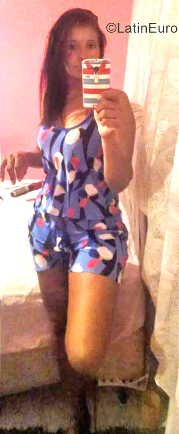 Date this pretty Brazil girl Christianne from Novo Horizonte BR9821