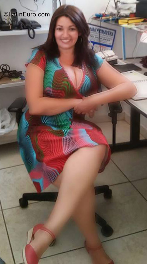 Date this nice looking Brazil girl Josy from Batatais BR9822