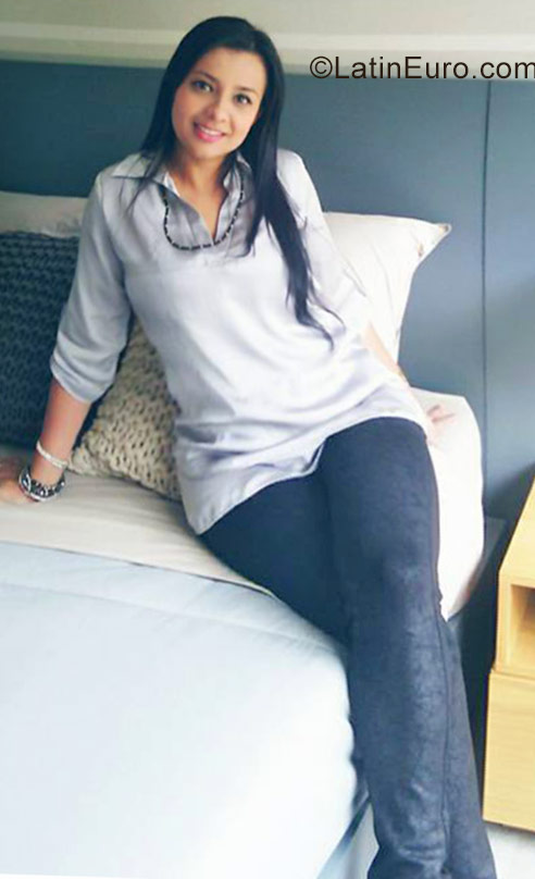 Date this stunning Colombia girl Julieth from Medellin CO19734