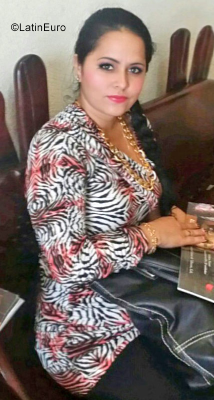 Date this gorgeous Cuba girl Yosvani from Habana CU76