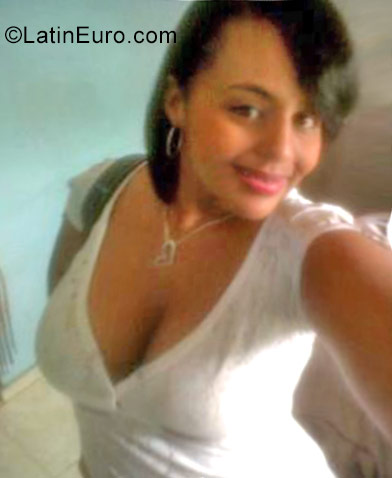 Date this cute Dominican Republic girl Karina from Santo Domingo DO26874