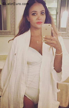 Date this sultry Dominican Republic girl Marilin from Moca DO26888