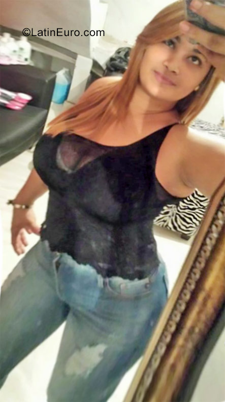 Date this passionate Dominican Republic girl Orquidia from Santo Domingo DO26904