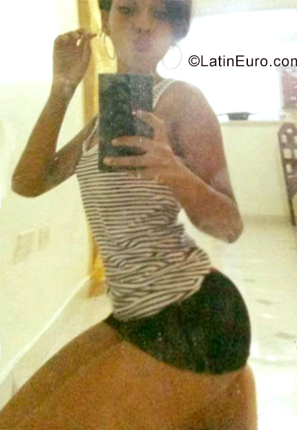 Date this exotic Dominican Republic girl Stefania from Santo Domingo DO26908