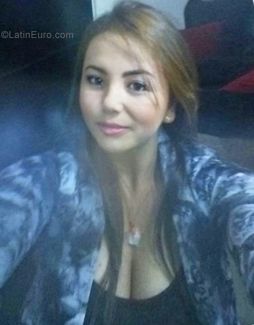 Date this gorgeous Colombia girl Paula Andrea from Medellin CO19810