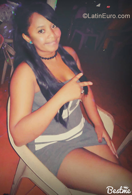 Date this hard body Dominican Republic girl Ileana from Santo Domingo DO26956