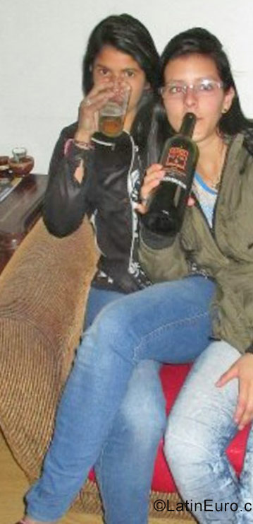 Date this delightful Colombia girl Carolina from Bogota CO19817