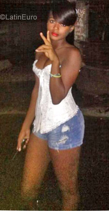 Date this young Dominican Republic girl Claribel from Santo Domingo DO26988