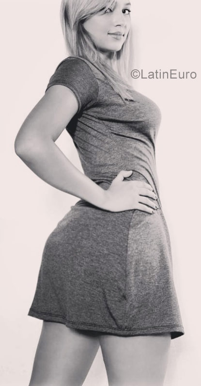 Date this attractive Colombia girl Angie from Medellin CO20825