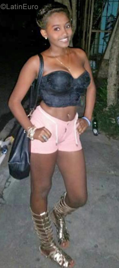 Date this fun Dominican Republic girl Eimy from Santo Domingo DO27011