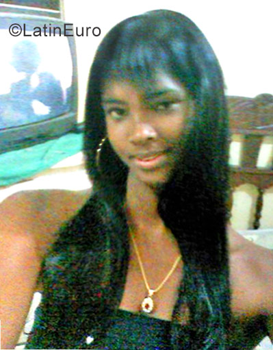 Date this athletic Dominican Republic girl Liliana from San Cristobal DO27028