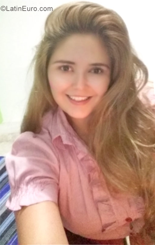 Date this athletic Colombia girl Audrey from Cali CO19901