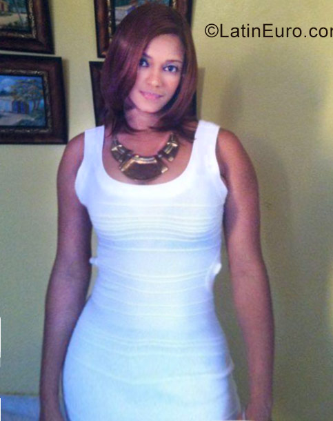 Date this sultry Dominican Republic girl Ceely from Santo Domingo DO27049