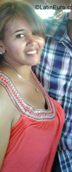 Date this tall Dominican Republic girl Veronica from Santo Domingo DO27153