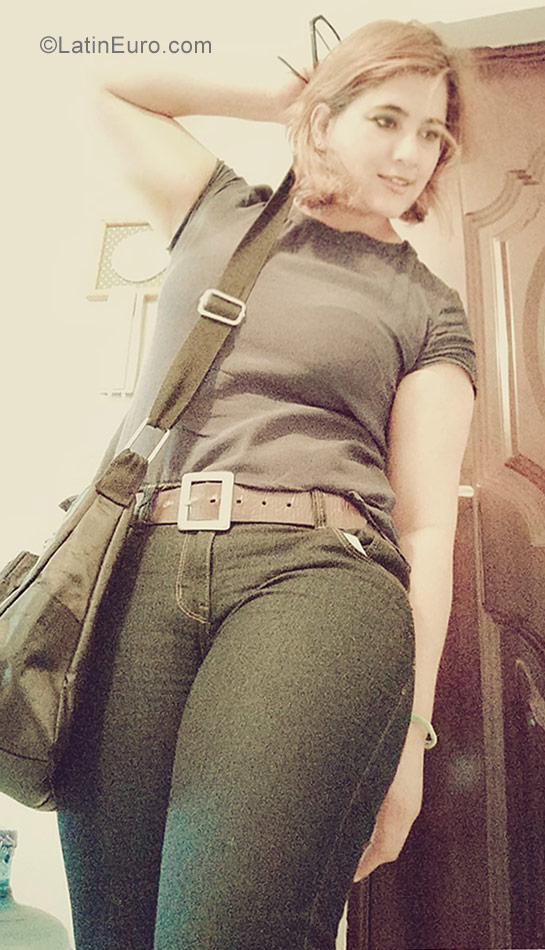 Date this good-looking Honduras girl Isabel from San Pedro Sula HN2309