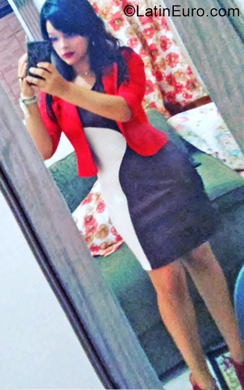 Date this hard body Brazil girl Tanya from Rio De Janeiro BR9870