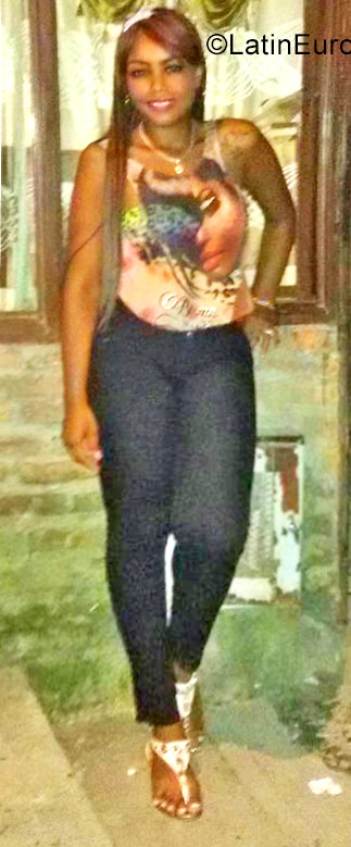 Date this foxy Colombia girl Que sea sincero from Cali CO20063