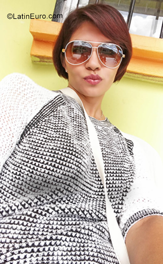 Date this sultry Honduras girl Belkys from La Ceiba HN2311