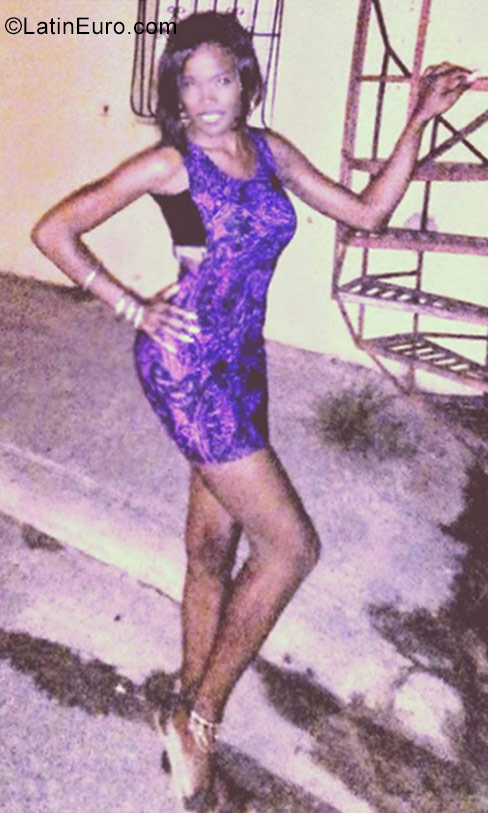 Date this lovely Dominican Republic girl Ermita from Santo Domingo DO27371
