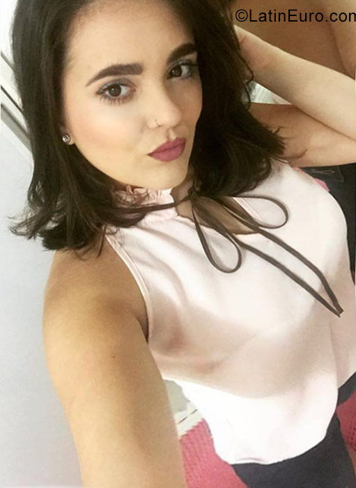 Date this good-looking Brazil girl Jessica from Campinas BR9894