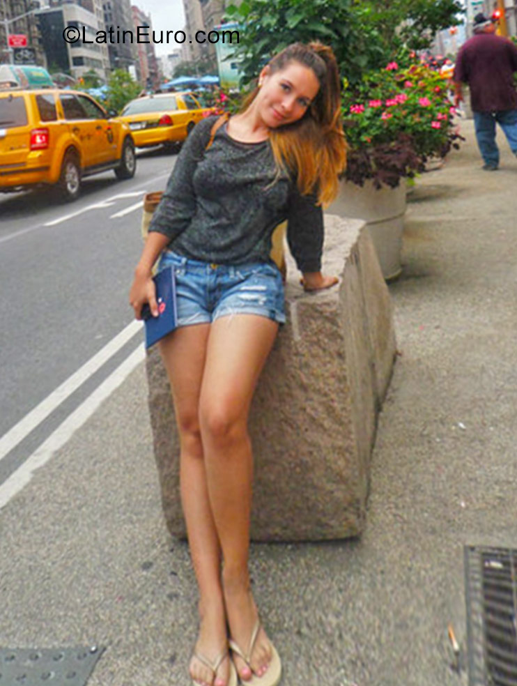 Date this lovely Colombia girl Kelly Valencia from Bogota CO20348