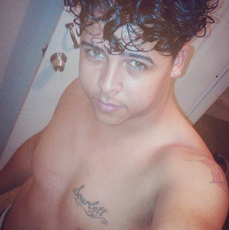 Date this hard body Dominican Republic man Tomas Mendoza from Santiago De Los Caballeros DO27994