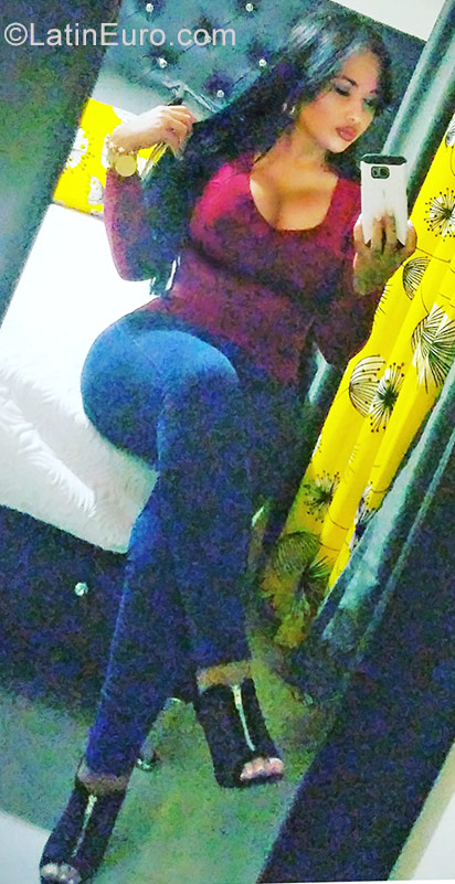 Date this charming Dominican Republic girl Ana from Santiago DO28016